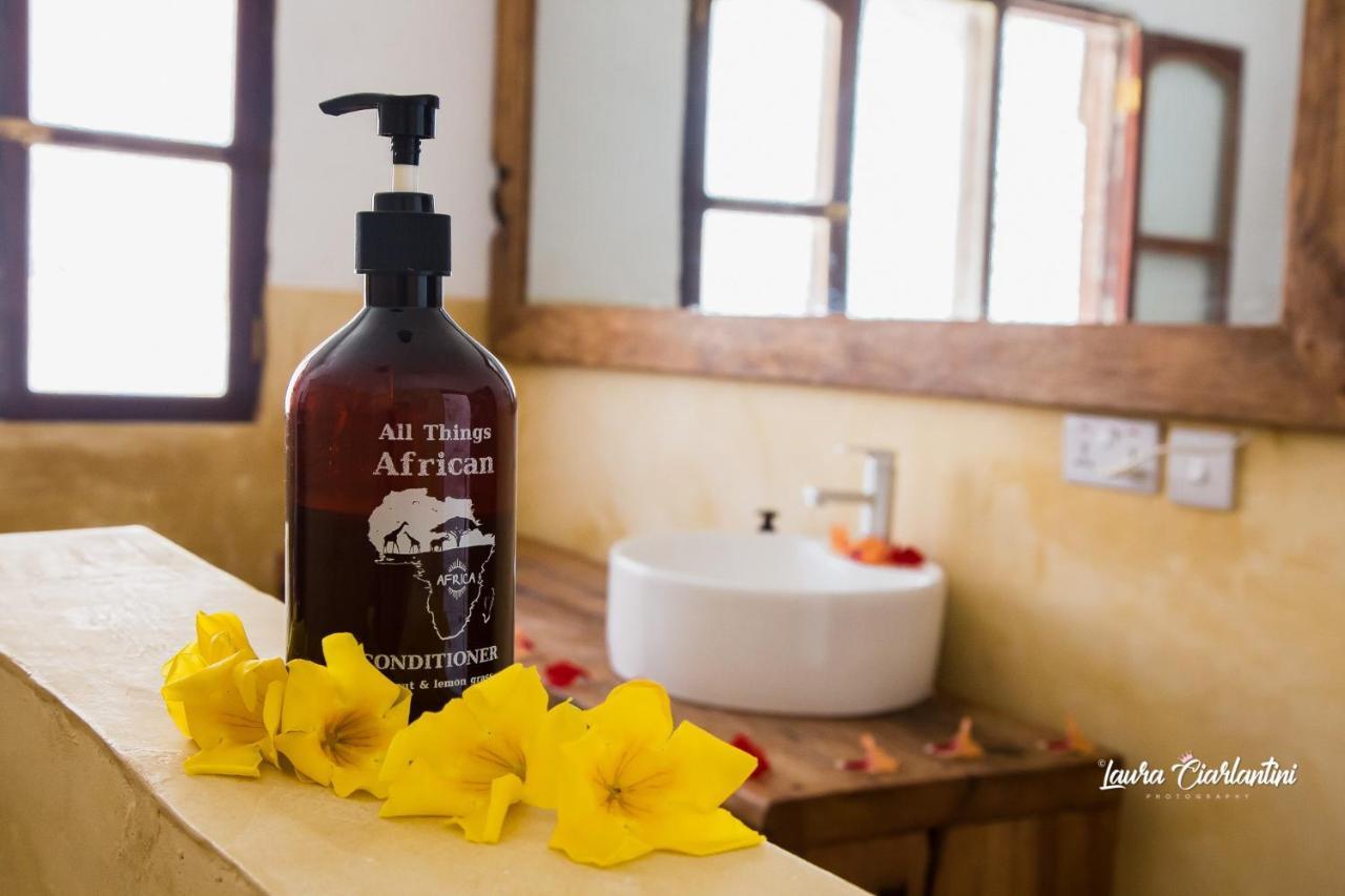 Moonshine Uroa Boutique Hotel Esterno foto