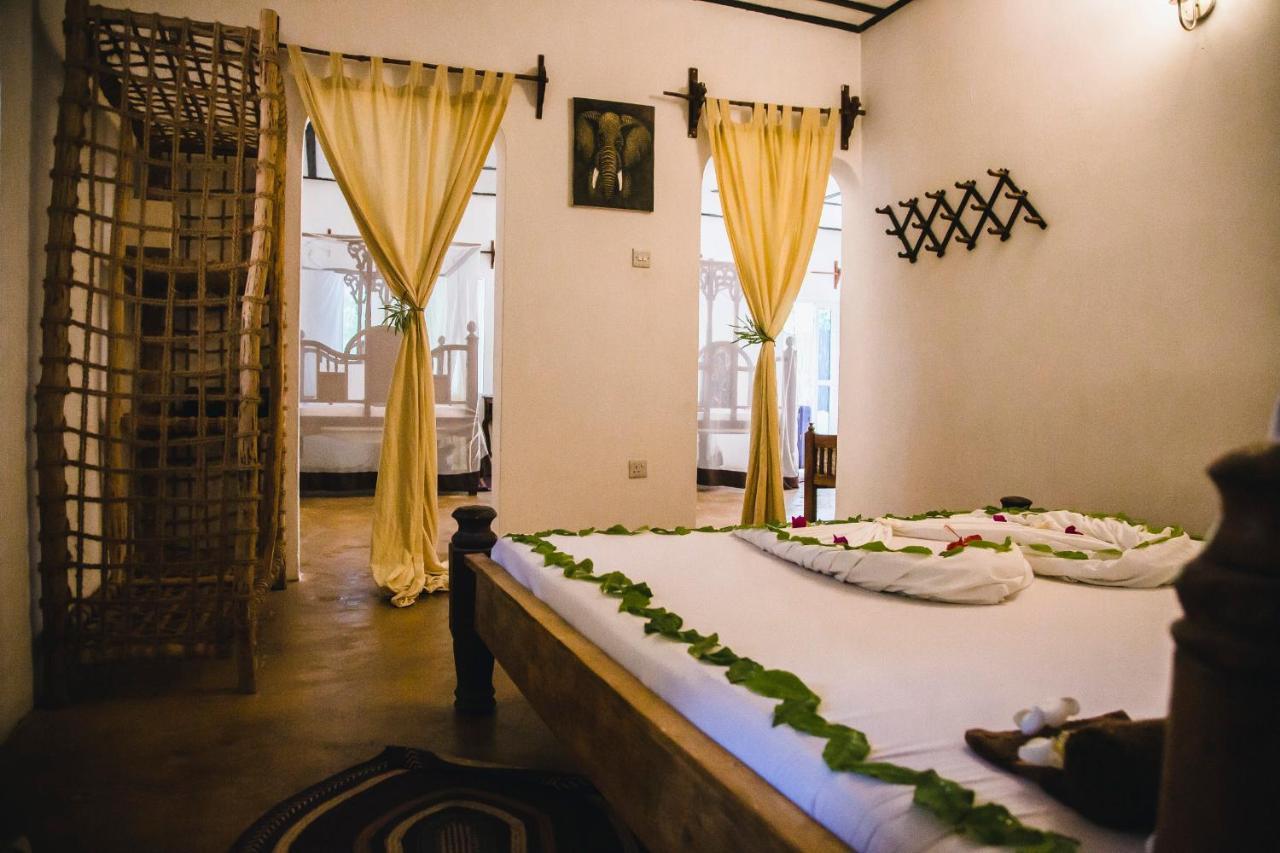 Moonshine Uroa Boutique Hotel Esterno foto