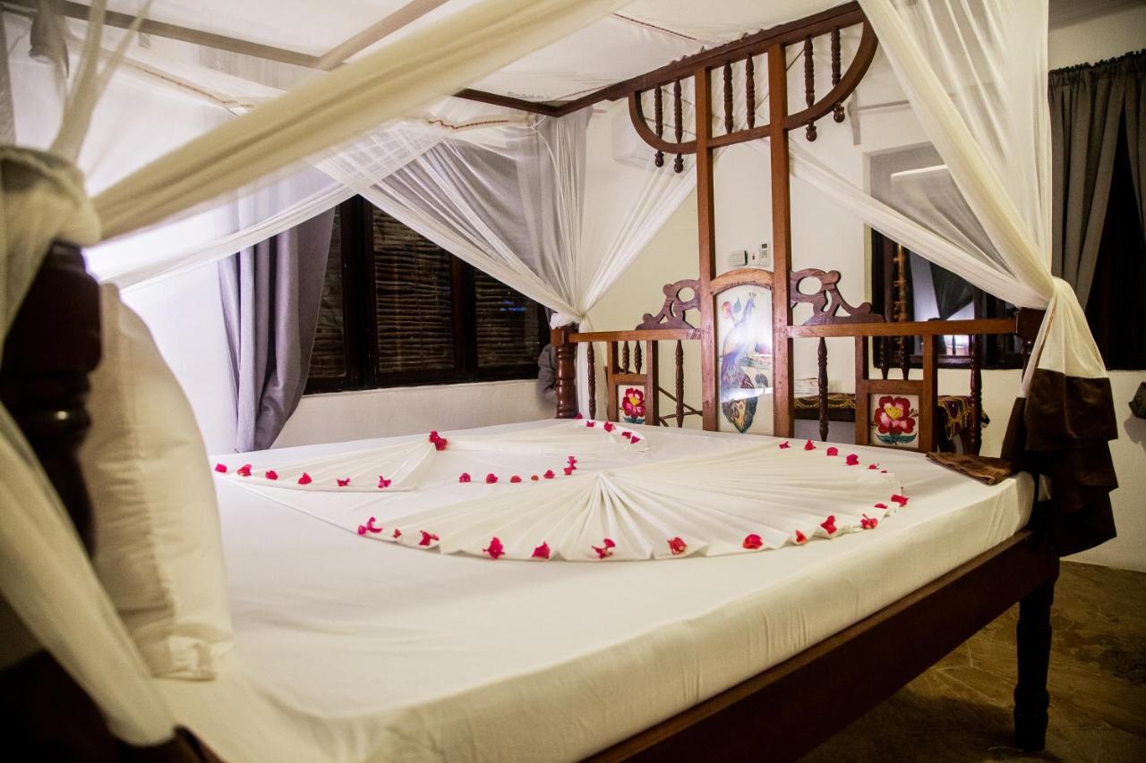 Moonshine Uroa Boutique Hotel Esterno foto