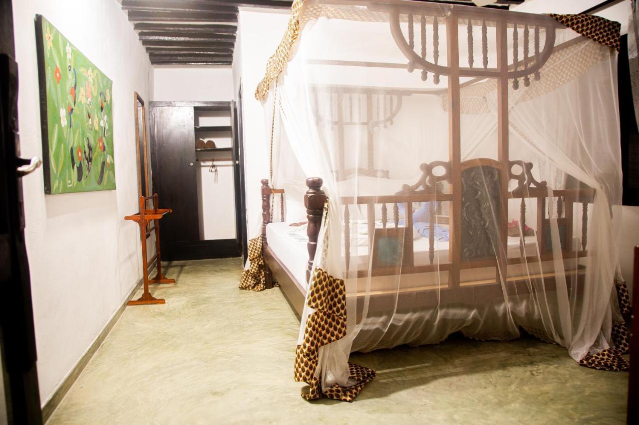 Moonshine Uroa Boutique Hotel Esterno foto