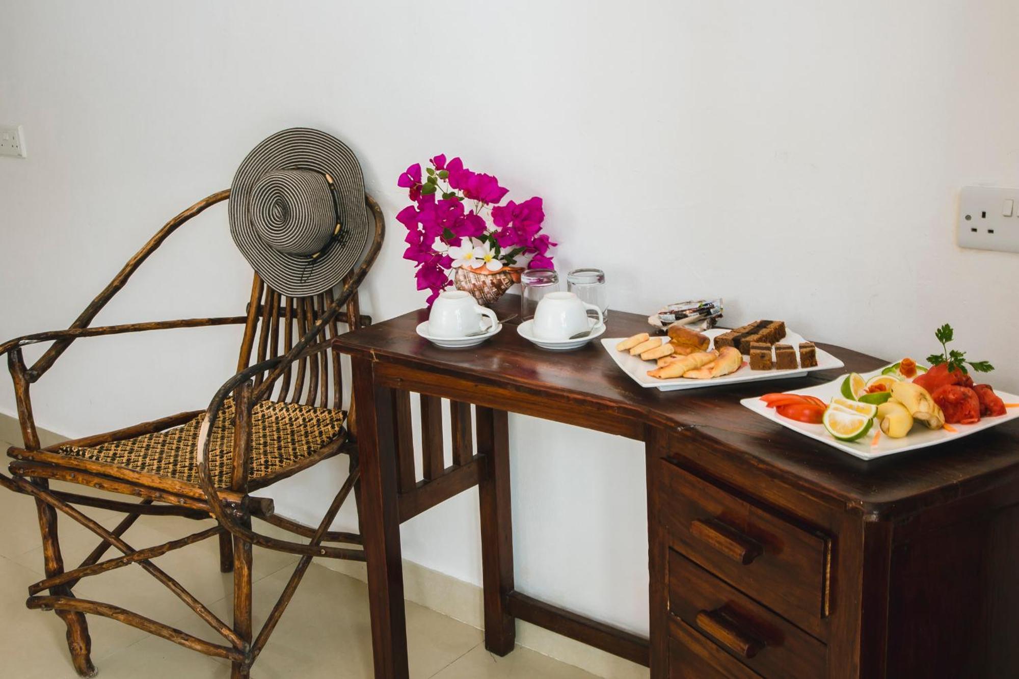Moonshine Uroa Boutique Hotel Esterno foto