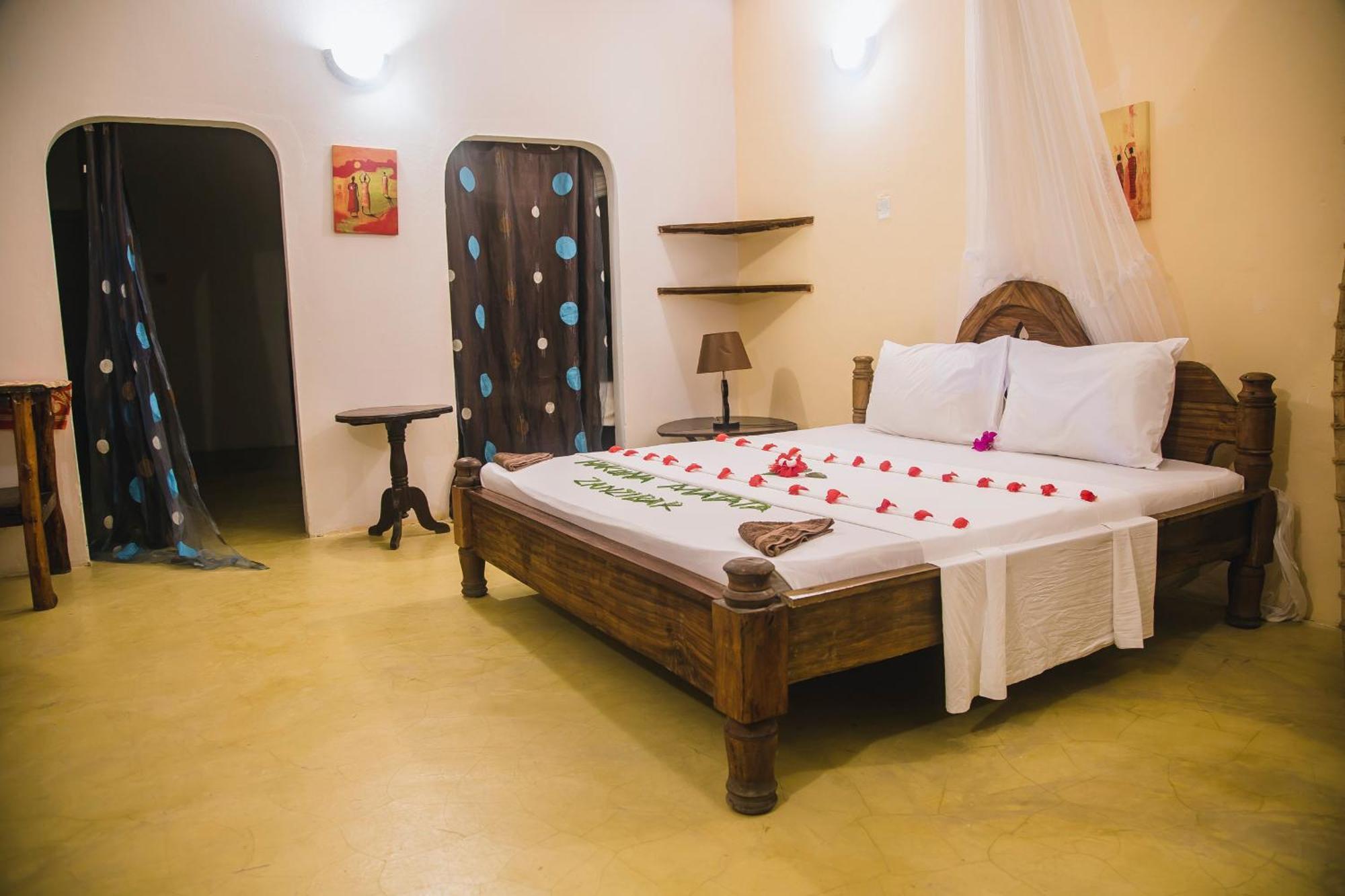 Moonshine Uroa Boutique Hotel Esterno foto